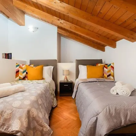 Borgo Palazzo - Vista Citta Alta E Terrazza Διαμέρισμα *